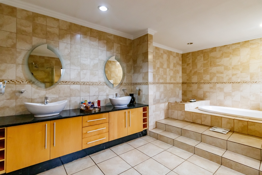 5 Bedroom Property for Sale in Carlswald Estate Gauteng