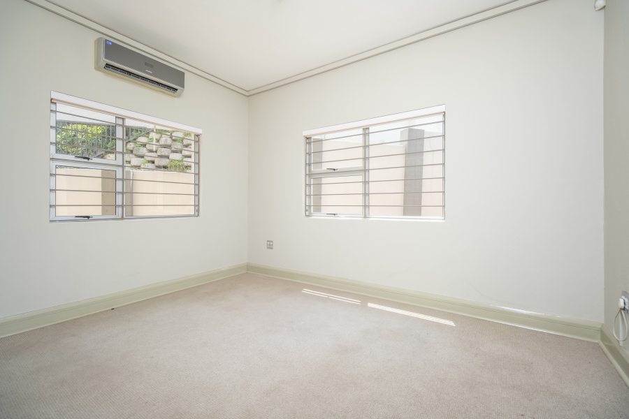 4 Bedroom Property for Sale in Hurlingham Gauteng