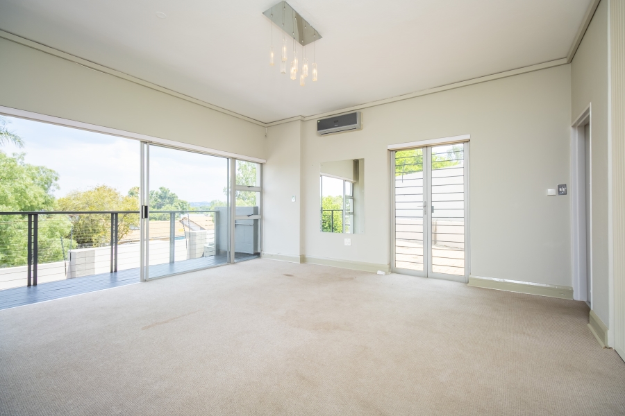 4 Bedroom Property for Sale in Hurlingham Gauteng