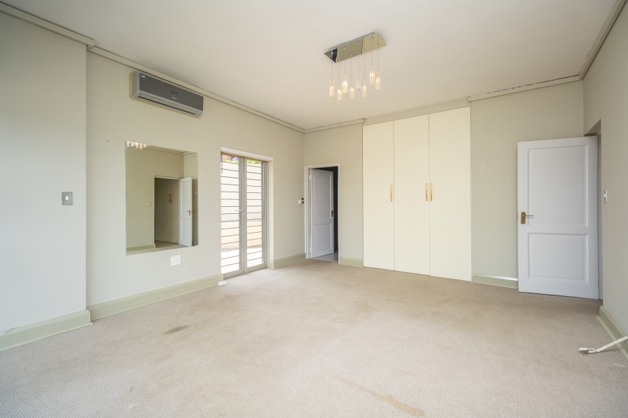 4 Bedroom Property for Sale in Hurlingham Gauteng