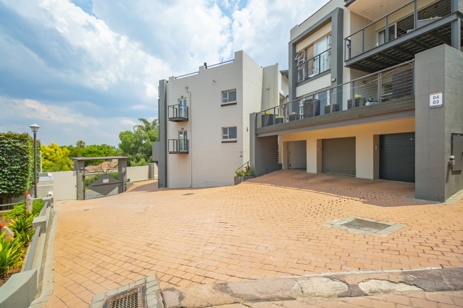 4 Bedroom Property for Sale in Hurlingham Gauteng
