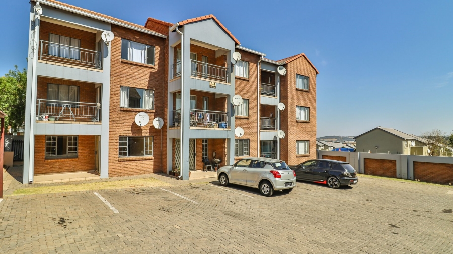 1 Bedroom Property for Sale in Vorna Valley Gauteng