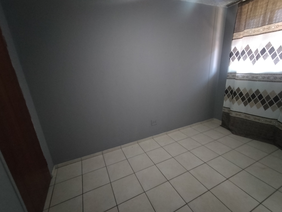 2 Bedroom Property for Sale in Pretoria North Gauteng