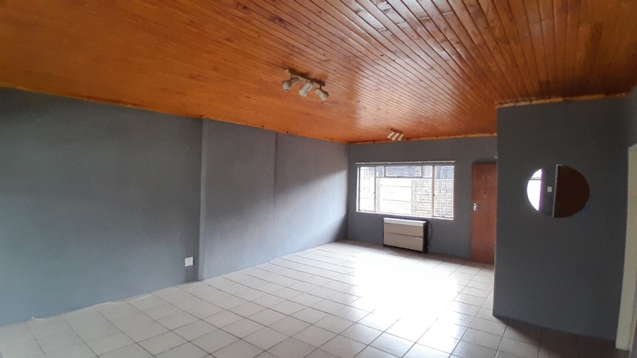 7 Bedroom Property for Sale in Rietfontein SH Gauteng