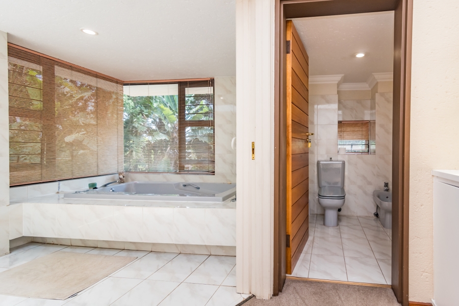 5 Bedroom Property for Sale in Bryanston Gauteng