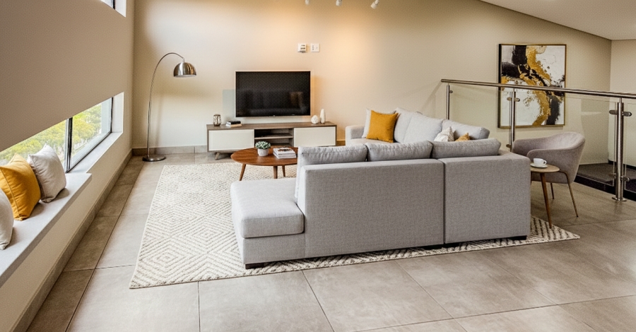 4 Bedroom Property for Sale in Die Hoewes Gauteng