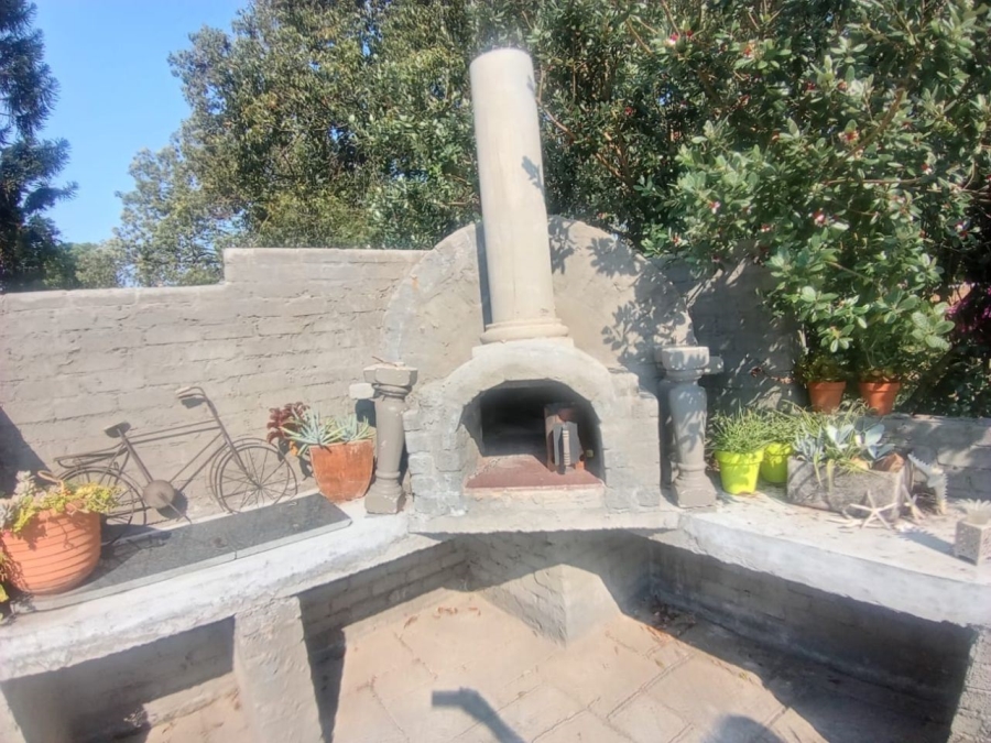 4 Bedroom Property for Sale in Farrarmere Gauteng