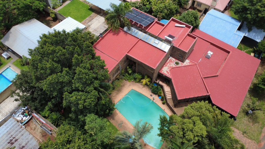 6 Bedroom Property for Sale in Pretoria North Gauteng
