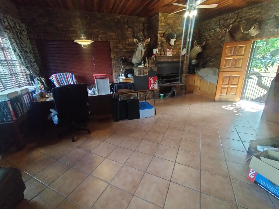 6 Bedroom Property for Sale in Pretoria North Gauteng