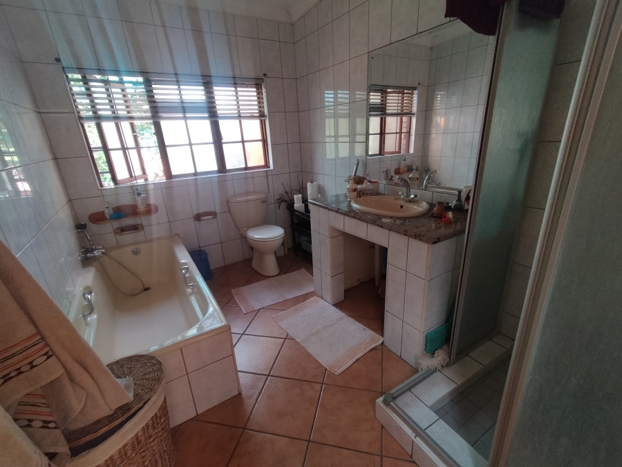 6 Bedroom Property for Sale in Pretoria North Gauteng