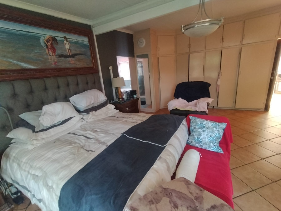 6 Bedroom Property for Sale in Pretoria North Gauteng
