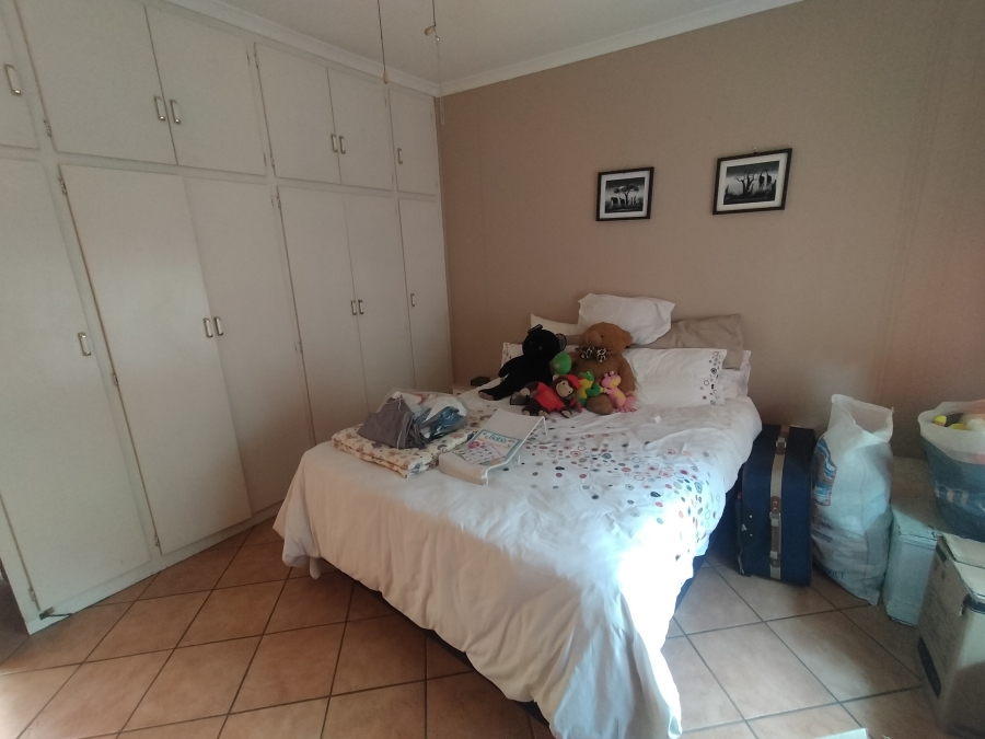 6 Bedroom Property for Sale in Pretoria North Gauteng