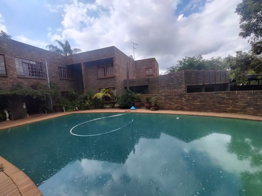 6 Bedroom Property for Sale in Pretoria North Gauteng