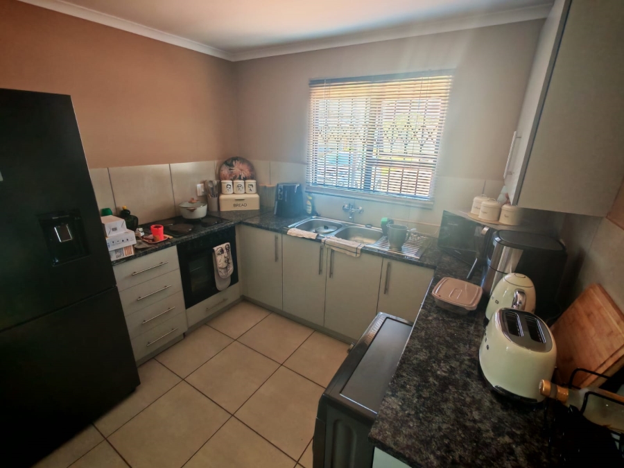To Let 3 Bedroom Property for Rent in Eldorette Gauteng