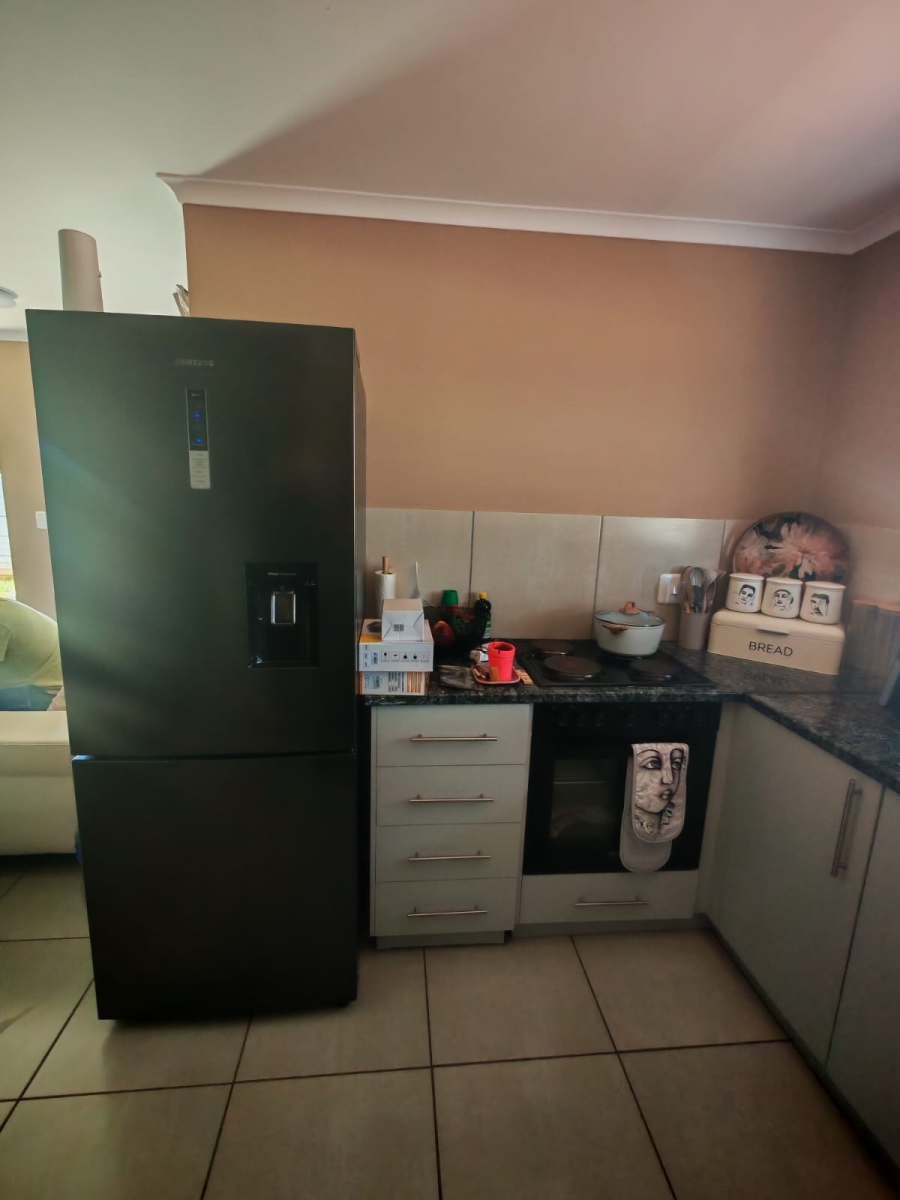 To Let 3 Bedroom Property for Rent in Eldorette Gauteng
