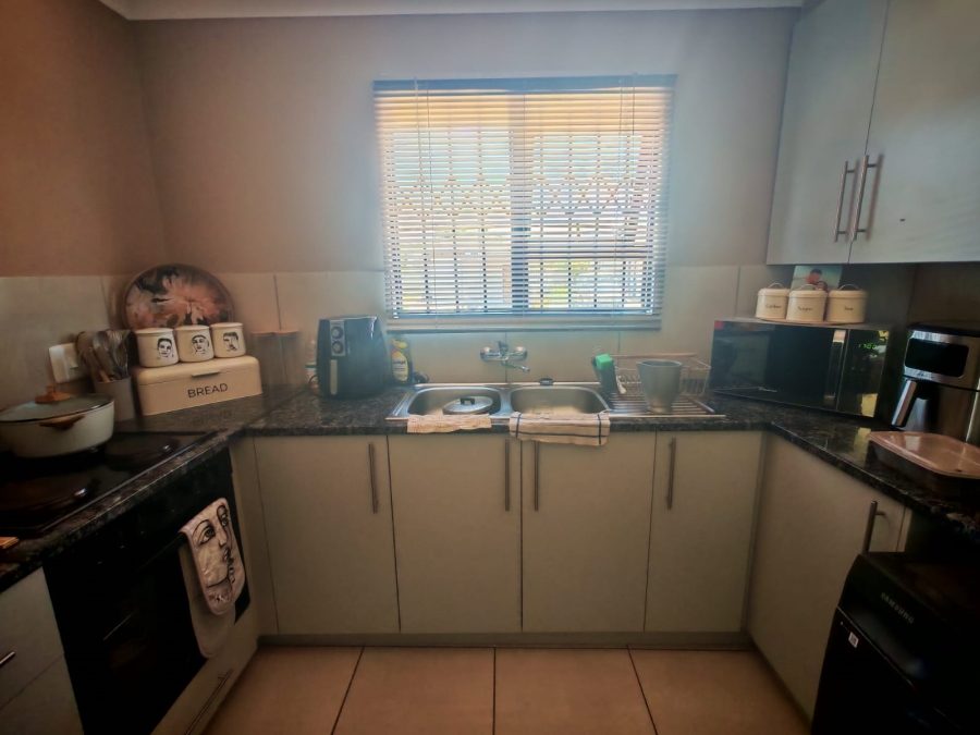 To Let 3 Bedroom Property for Rent in Eldorette Gauteng