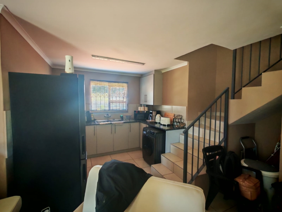 To Let 3 Bedroom Property for Rent in Eldorette Gauteng