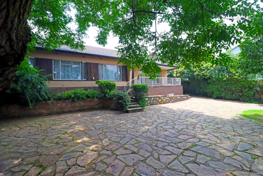 To Let 3 Bedroom Property for Rent in Linden Gauteng