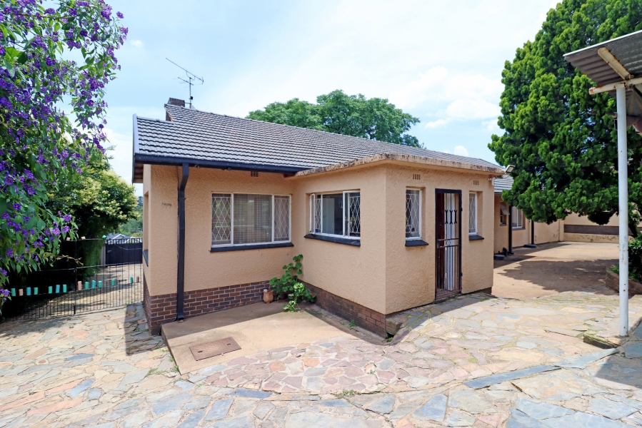 To Let 3 Bedroom Property for Rent in Linden Gauteng