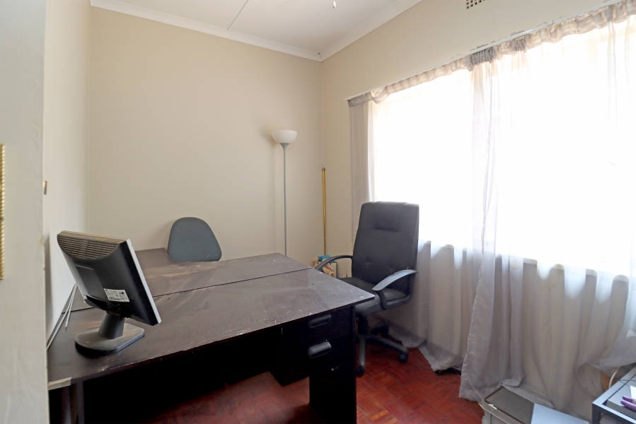 To Let 3 Bedroom Property for Rent in Linden Gauteng