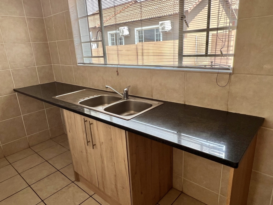 3 Bedroom Property for Sale in Thatchfield Estate Gauteng