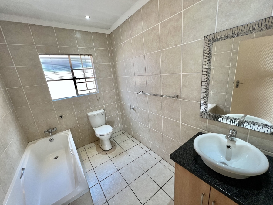 3 Bedroom Property for Sale in Thatchfield Estate Gauteng