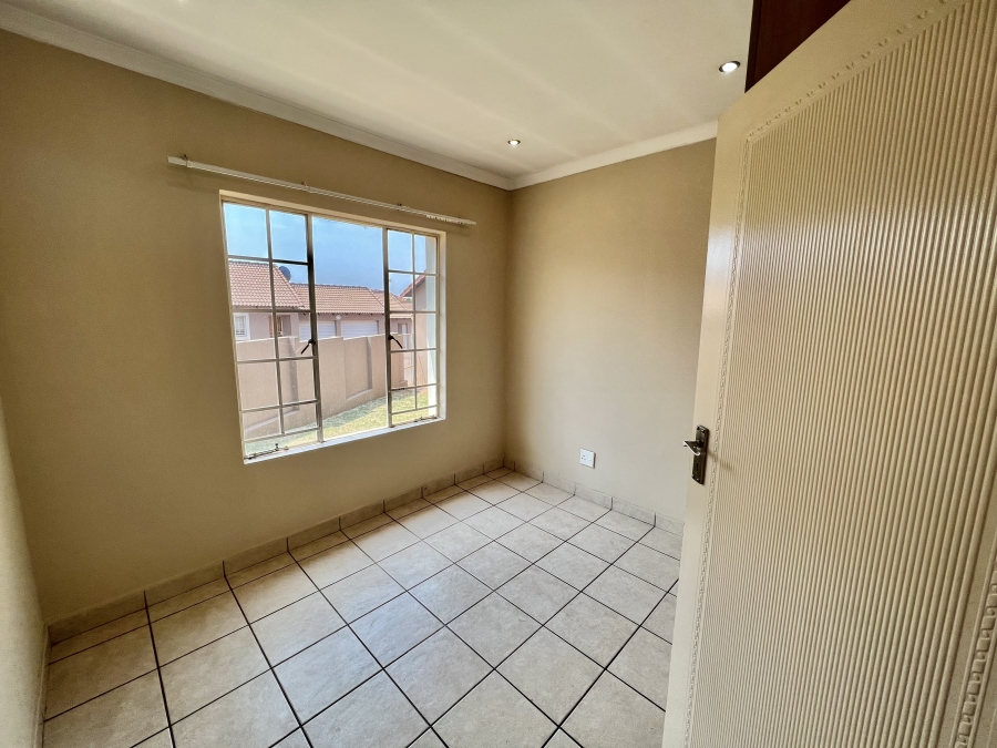 3 Bedroom Property for Sale in Thatchfield Estate Gauteng