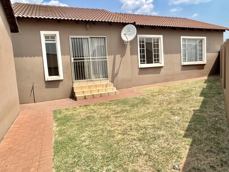 3 Bedroom Property for Sale in Thatchfield Estate Gauteng