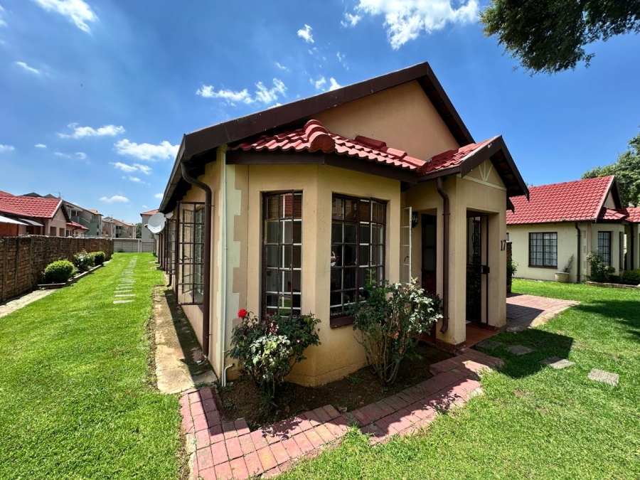 2 Bedroom Property for Sale in Meredale Gauteng