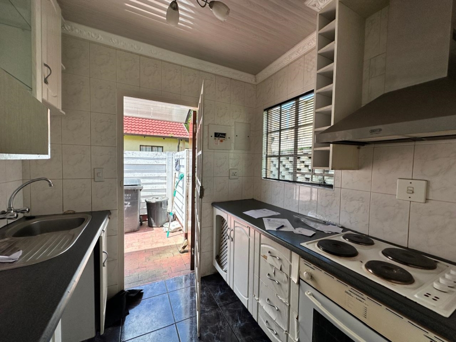 2 Bedroom Property for Sale in Meredale Gauteng
