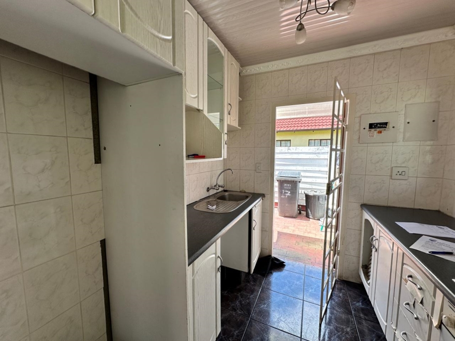 2 Bedroom Property for Sale in Meredale Gauteng