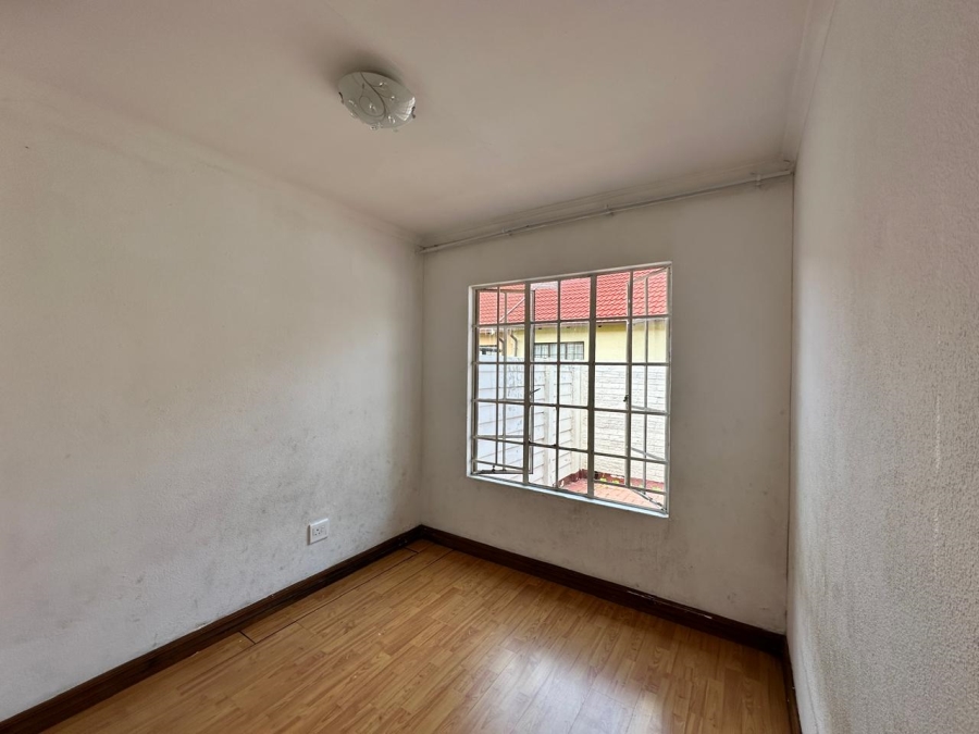 2 Bedroom Property for Sale in Meredale Gauteng