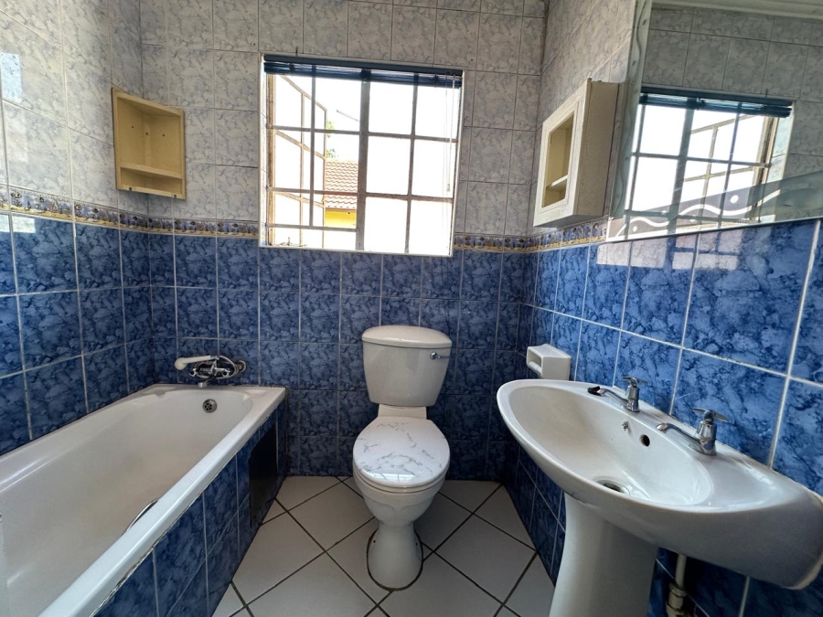 2 Bedroom Property for Sale in Meredale Gauteng