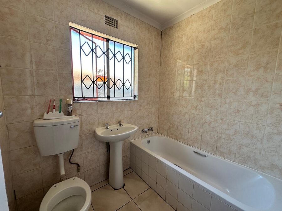 3 Bedroom Property for Sale in Alveda Park Gauteng