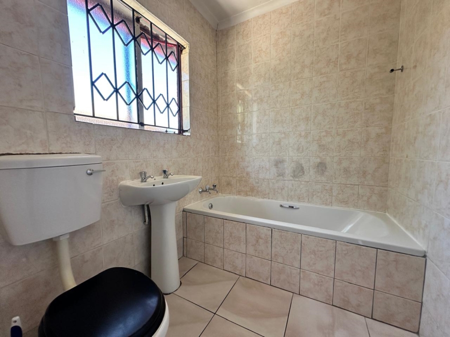 3 Bedroom Property for Sale in Alveda Park Gauteng