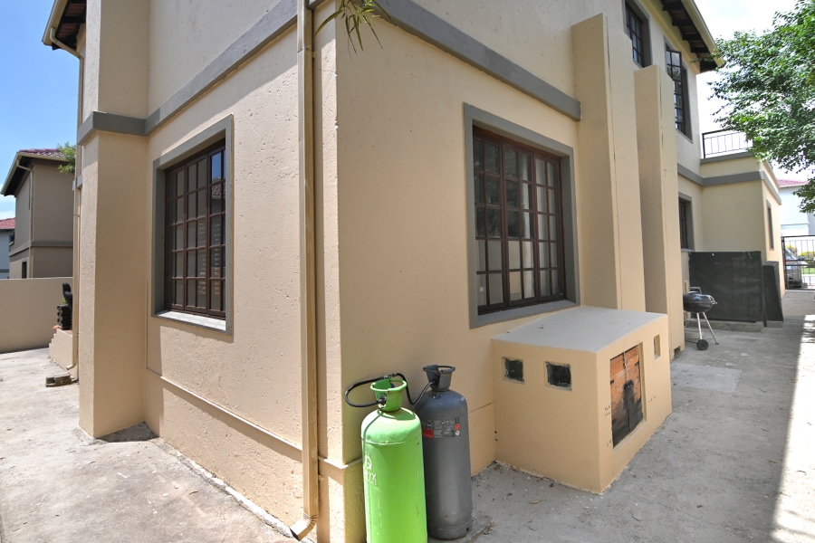 3 Bedroom Property for Sale in Noordwyk Gauteng