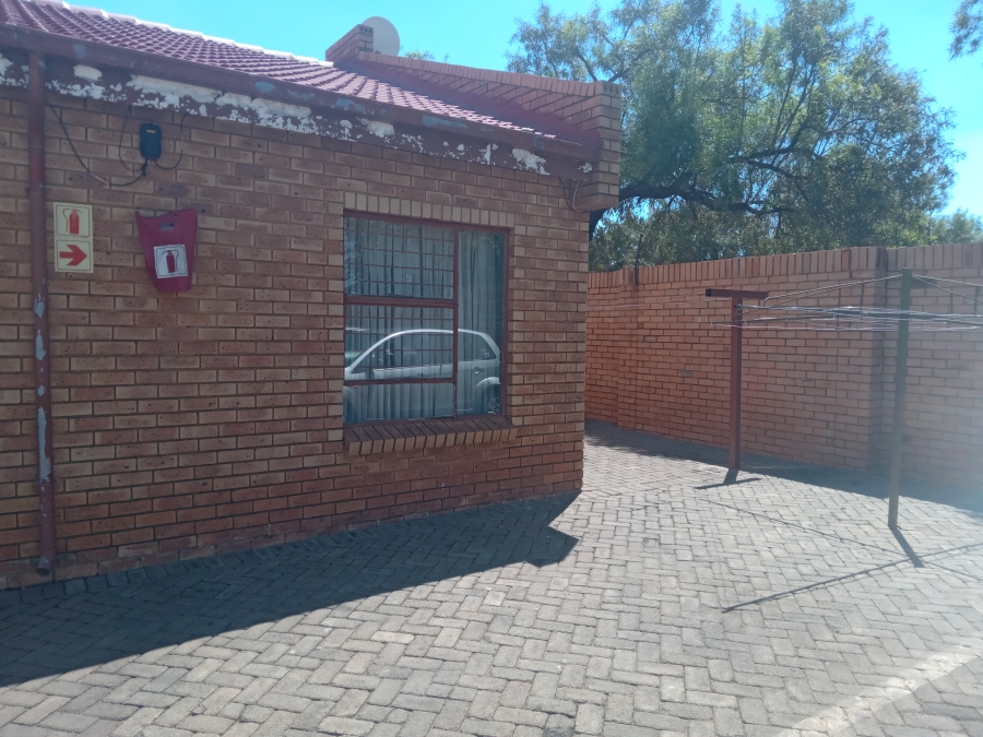 1 Bedroom Property for Sale in Vosloorus Gauteng
