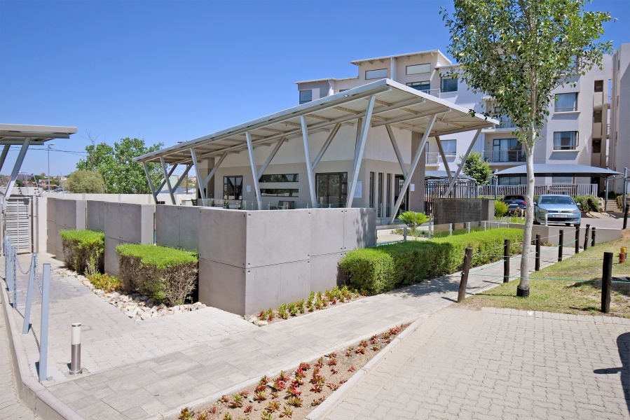 To Let 2 Bedroom Property for Rent in Broadacres Gauteng