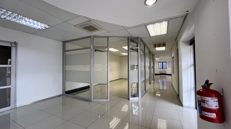 To Let commercial Property for Rent in Strubensvallei Gauteng