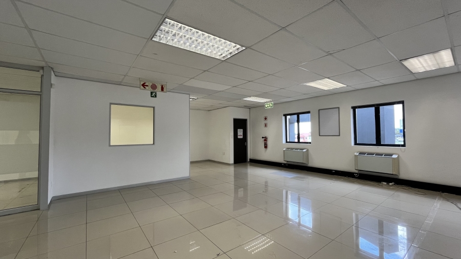 To Let commercial Property for Rent in Strubensvallei Gauteng