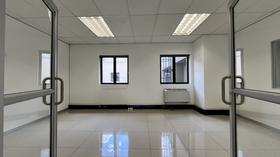 To Let commercial Property for Rent in Strubensvallei Gauteng