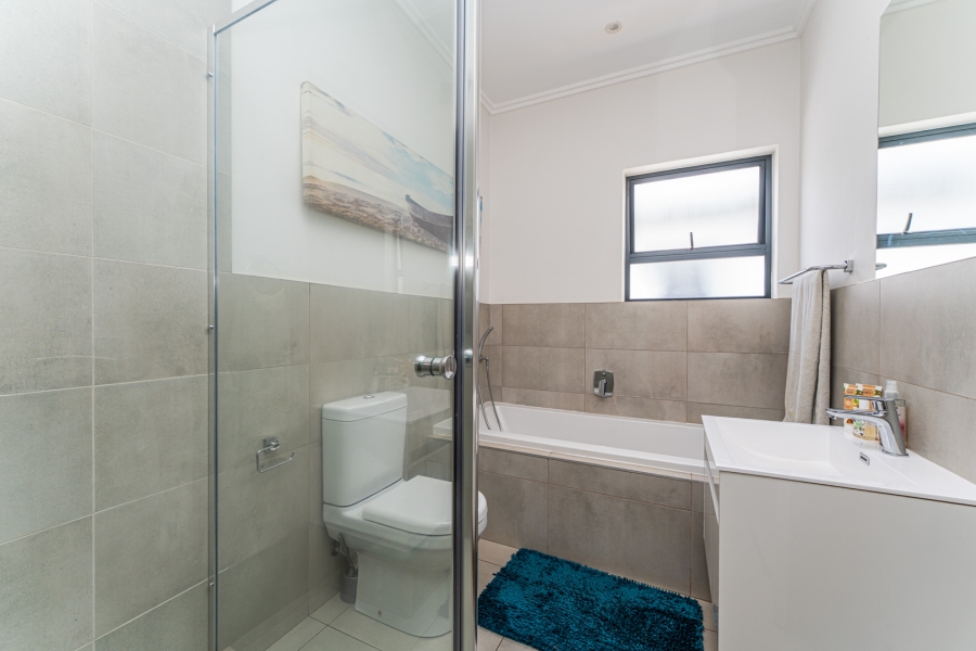 3 Bedroom Property for Sale in Pinehaven Gauteng