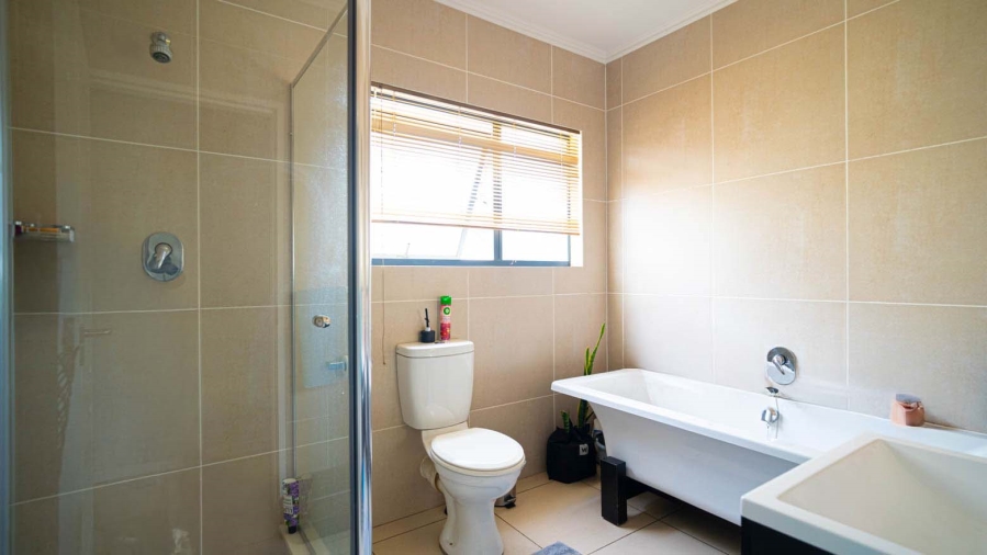 To Let 2 Bedroom Property for Rent in Kyalami Hills Gauteng