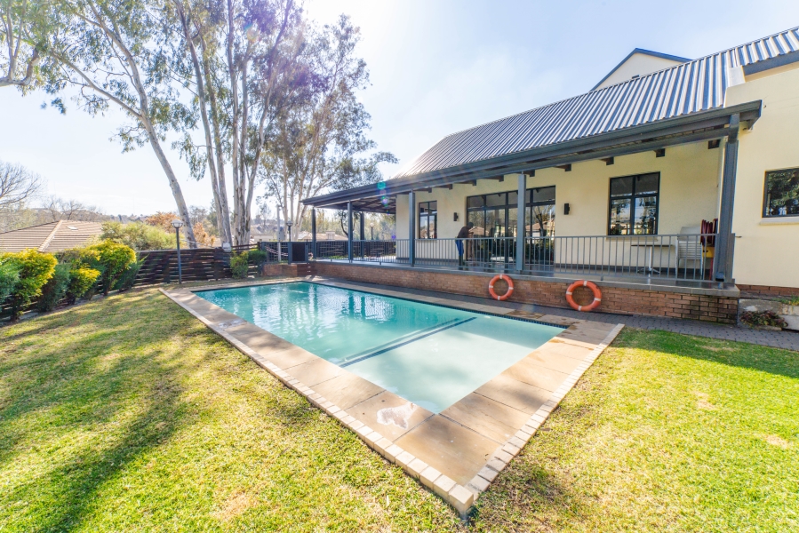 To Let 2 Bedroom Property for Rent in Kyalami Hills Gauteng