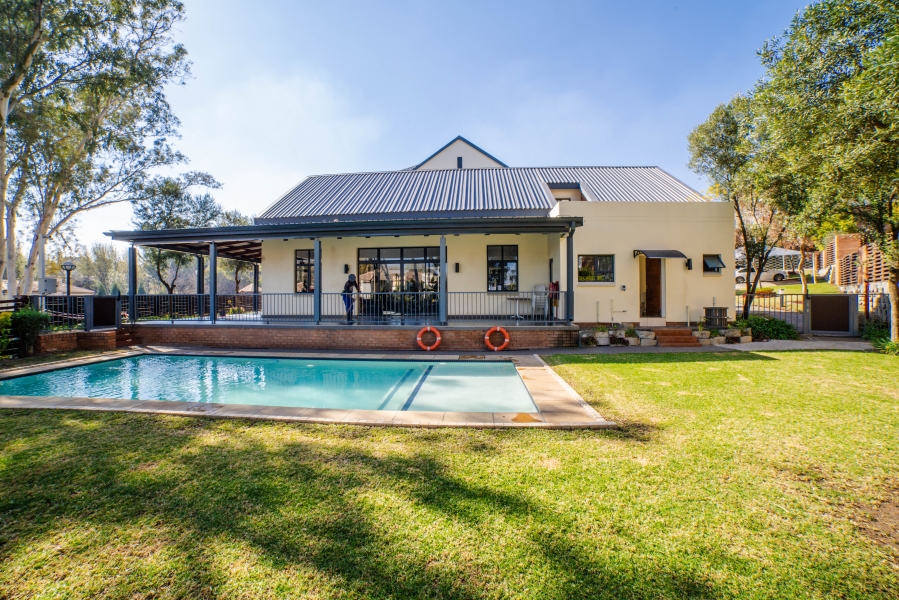 To Let 2 Bedroom Property for Rent in Kyalami Hills Gauteng