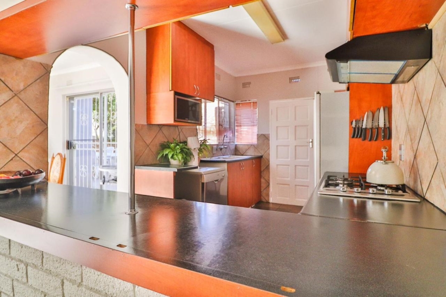 To Let 3 Bedroom Property for Rent in Roodekrans Gauteng