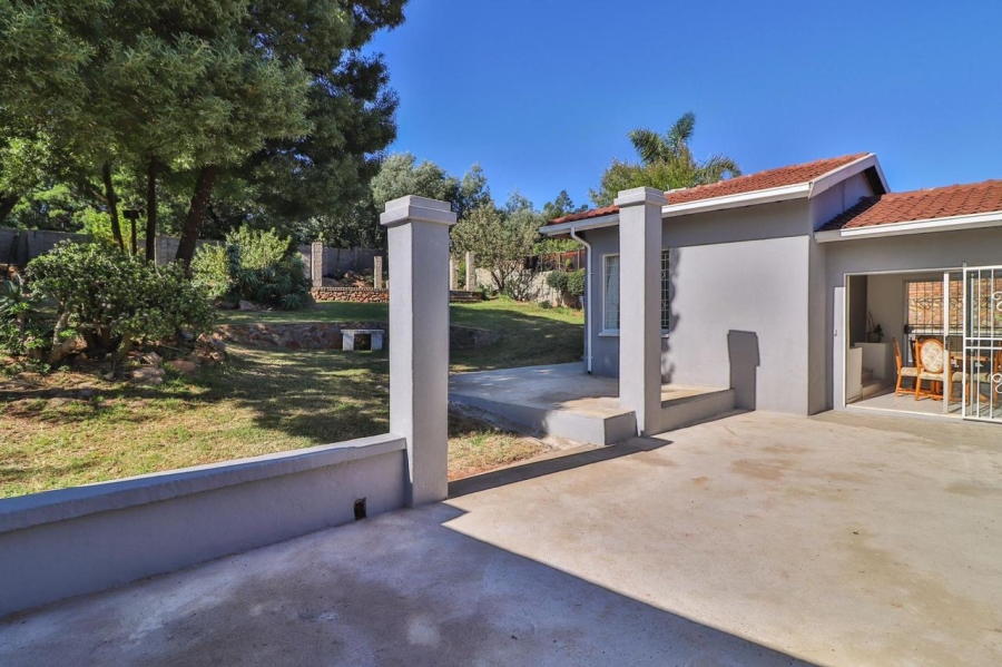 To Let 3 Bedroom Property for Rent in Roodekrans Gauteng