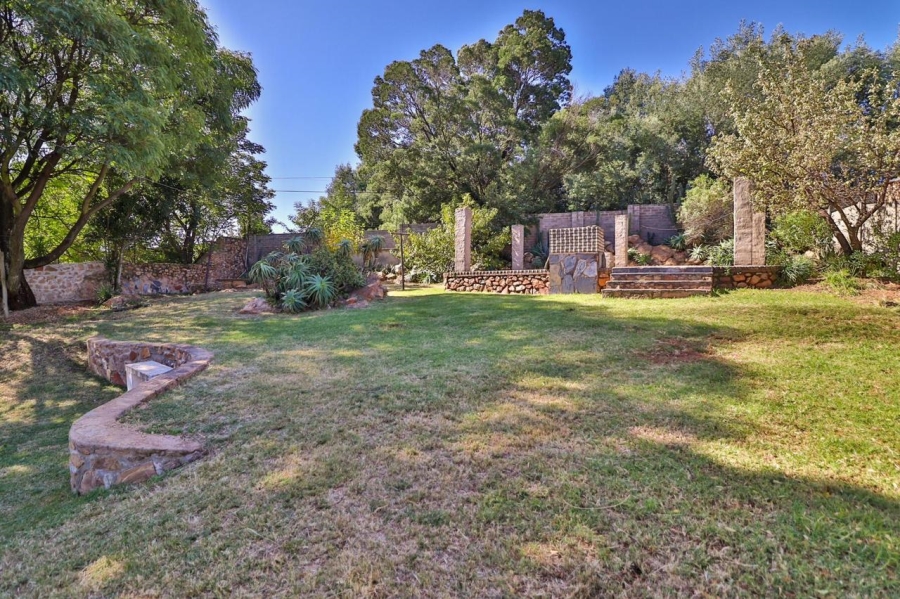 To Let 3 Bedroom Property for Rent in Roodekrans Gauteng