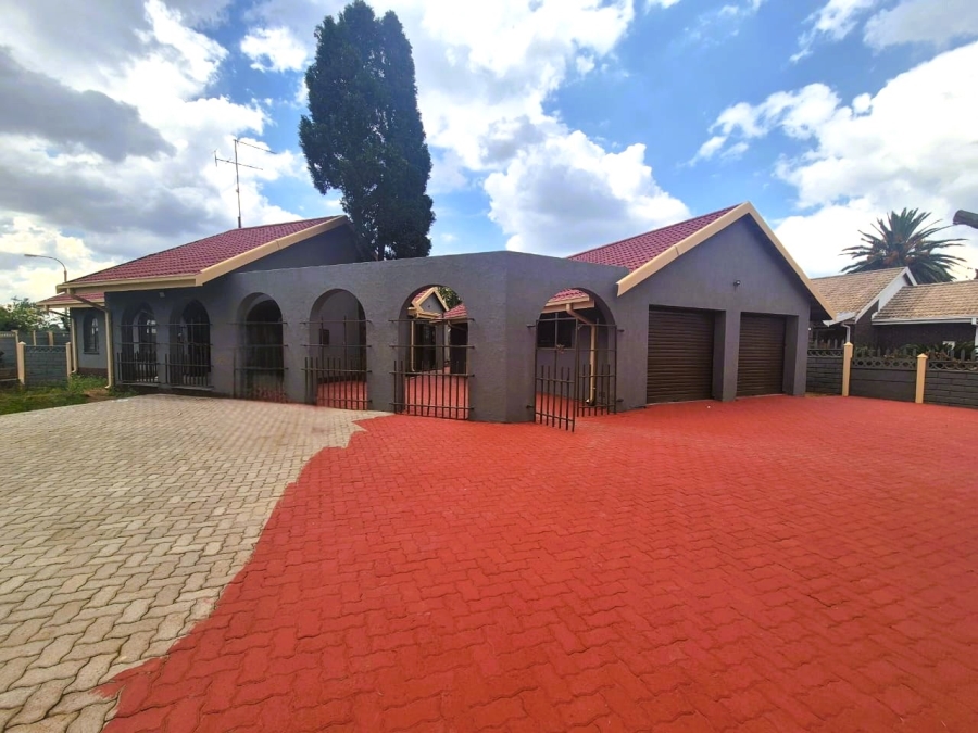 3 Bedroom Property for Sale in Sonland Park Gauteng