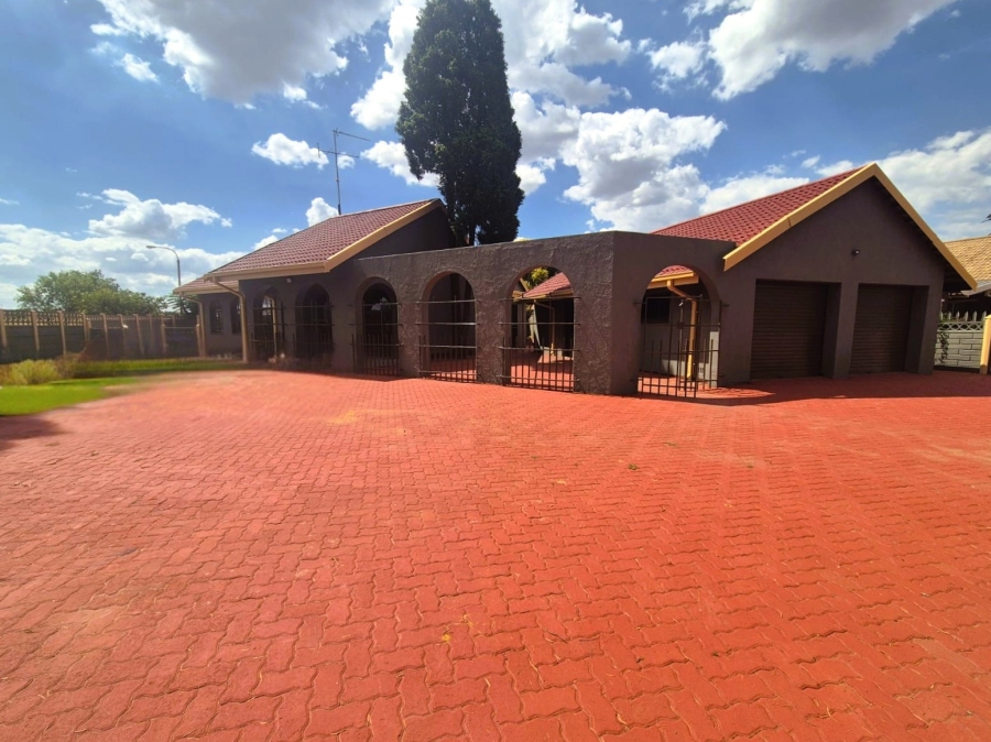 3 Bedroom Property for Sale in Sonland Park Gauteng